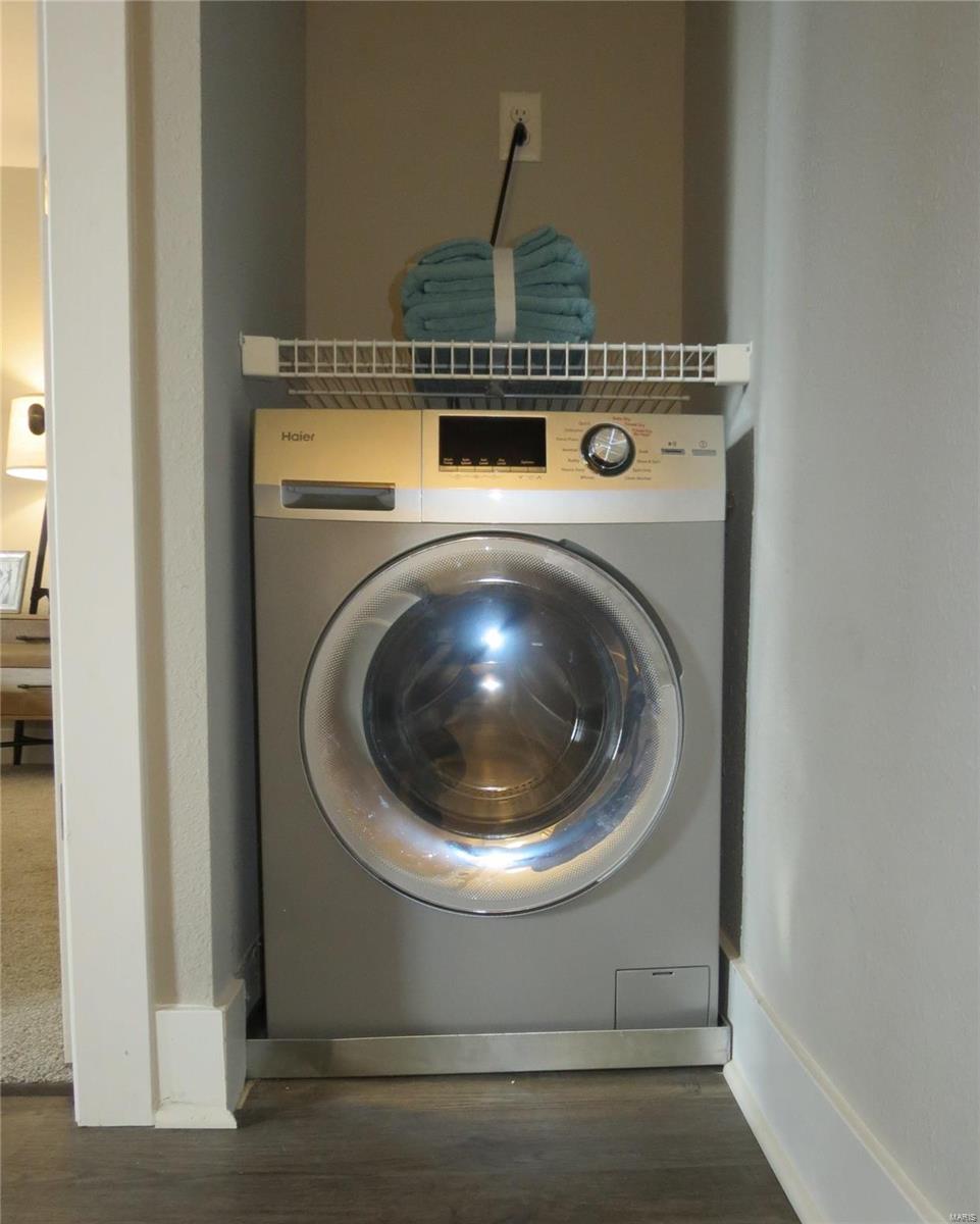 Pershing Ave - Residential Income