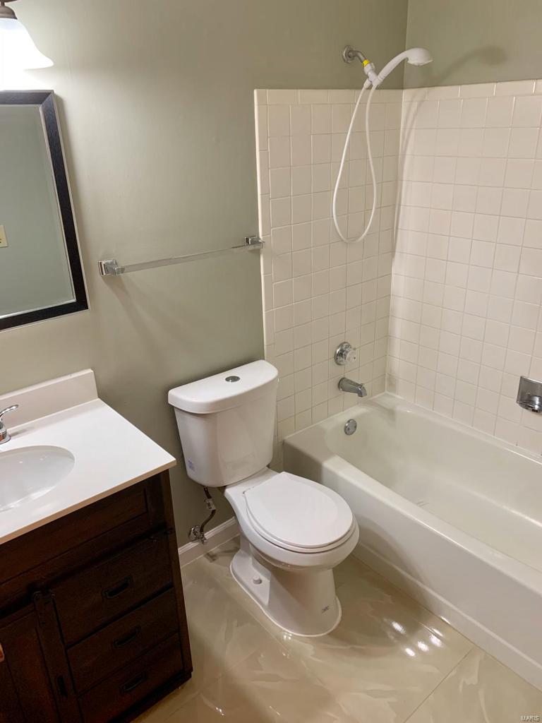 Ashton Place Condo - Residential