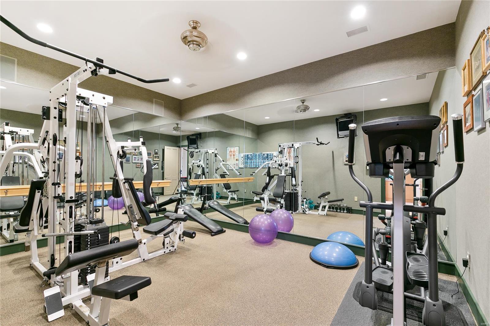 Residence At 800 S Hanley A Condo - Residential