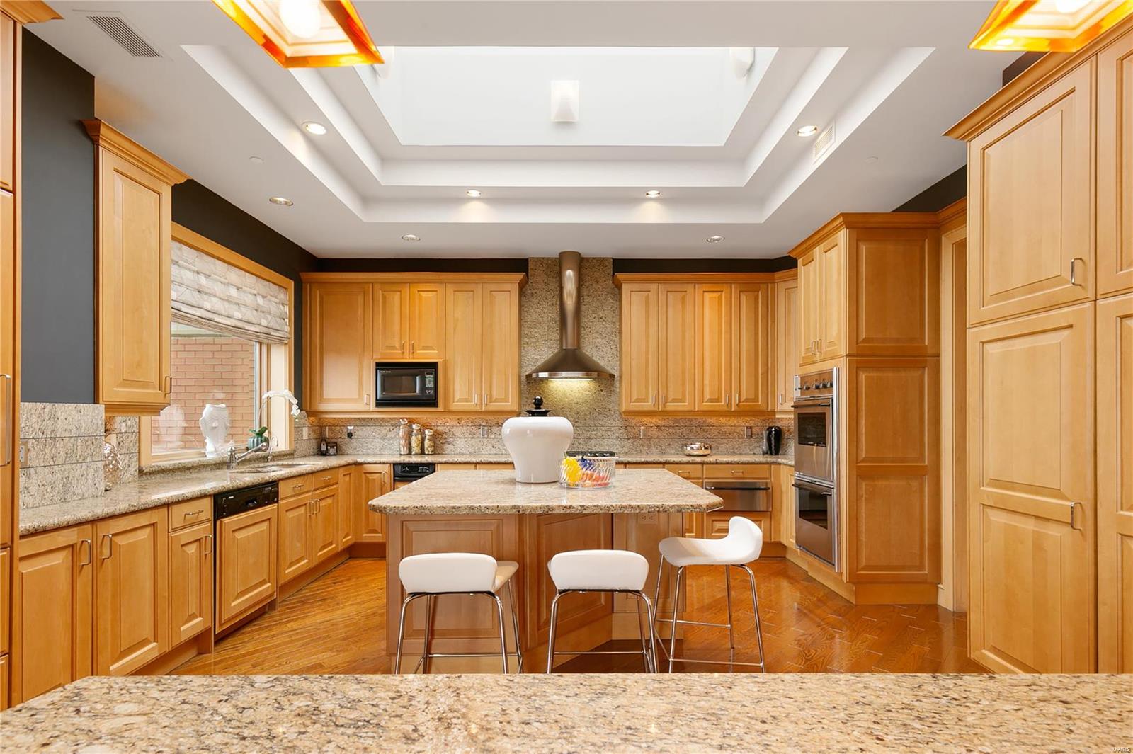 Residence At 800 S Hanley A Condo - Residential