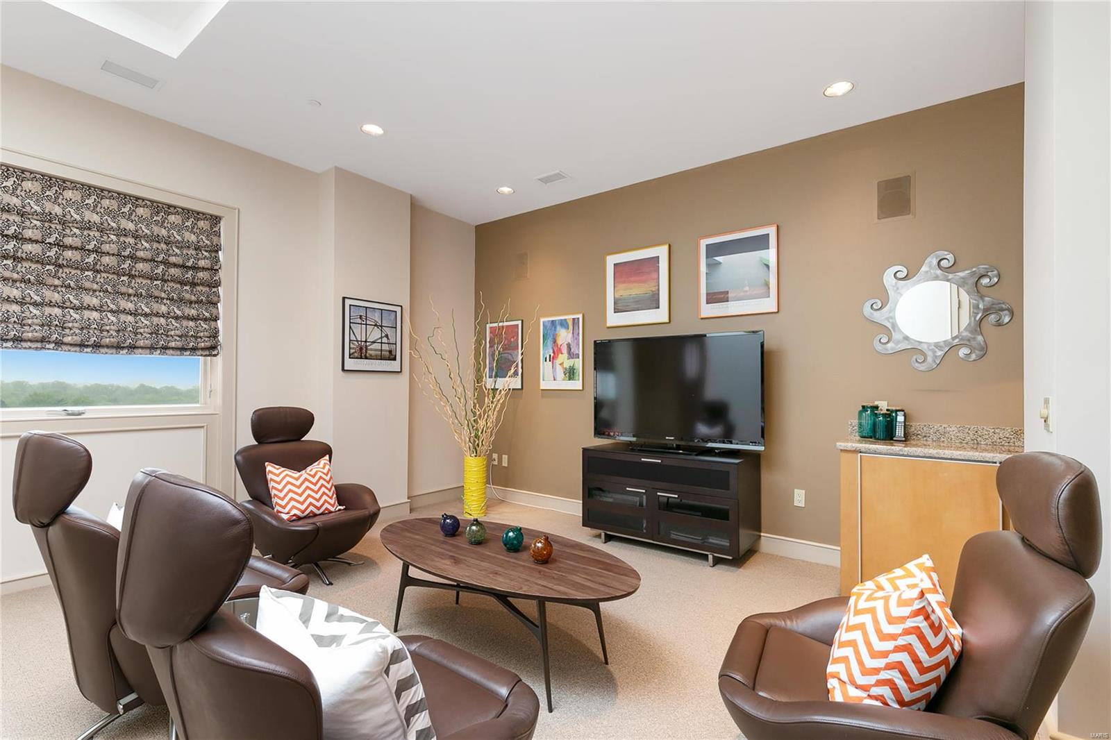 Residence At 800 S Hanley A Condo - Residential