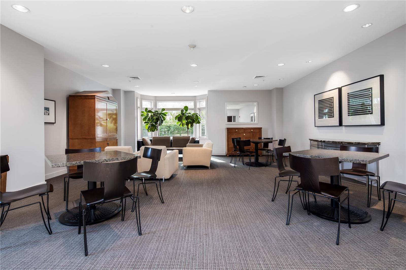 Residence At 800 S Hanley A Condo - Residential