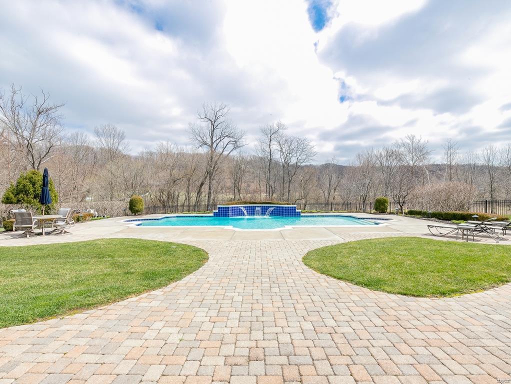 Three Sisters Farm - Residential