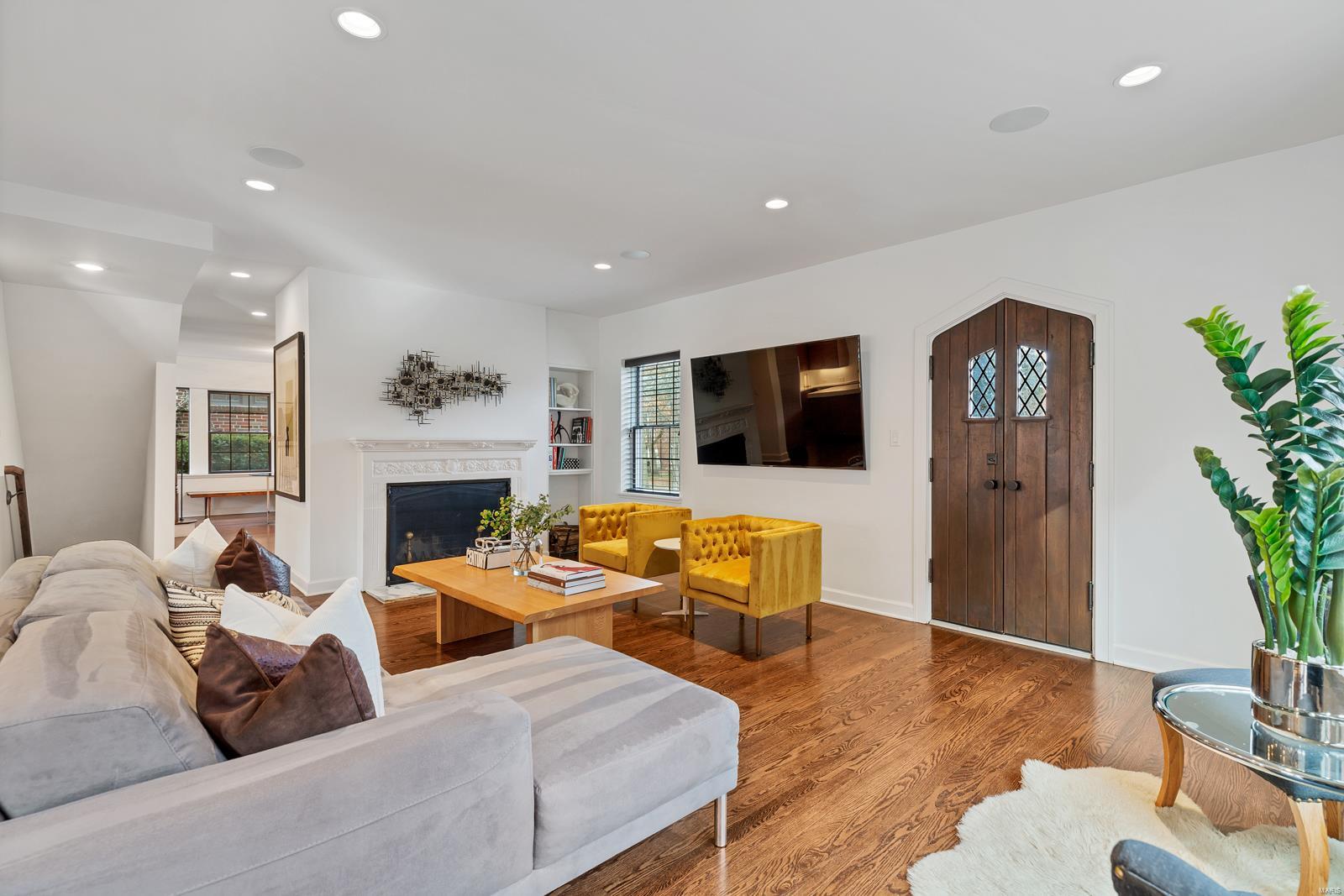 Davis Place - Residential