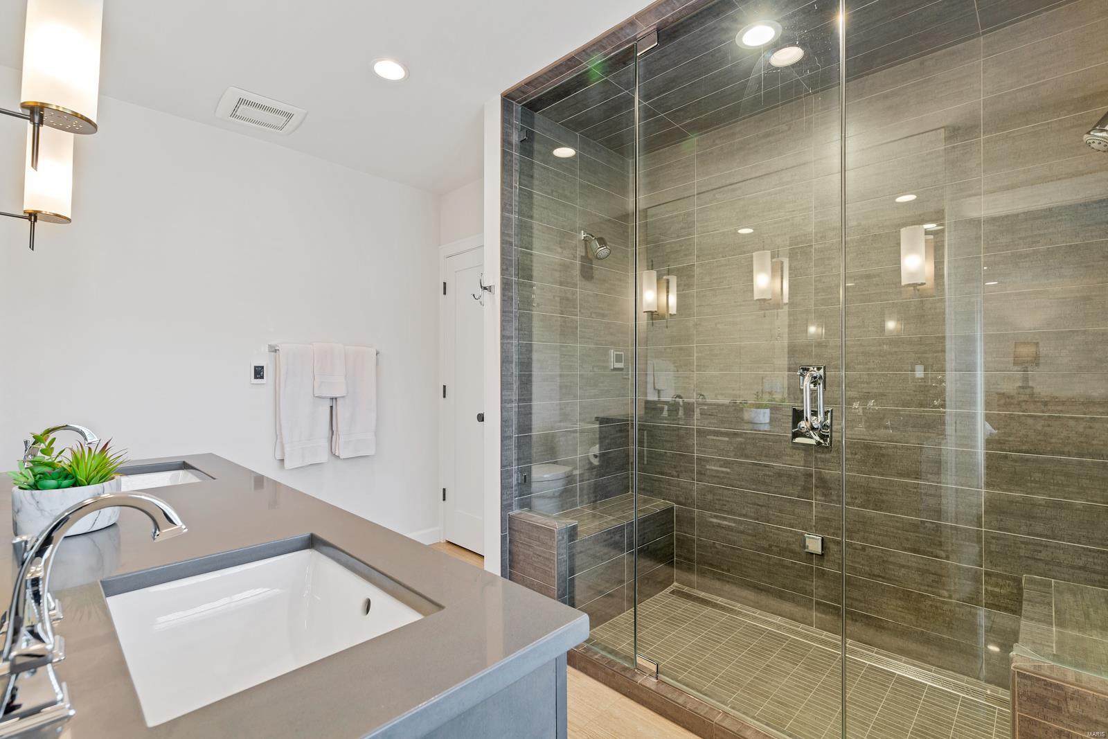 Davis Place - Residential