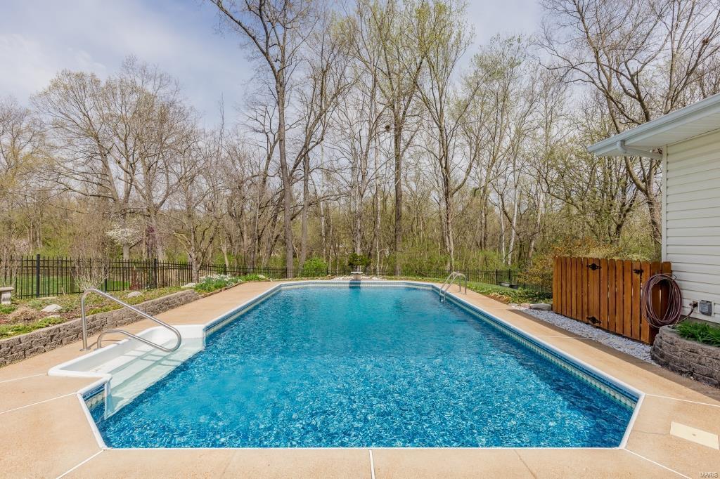 Maison Manor - Residential