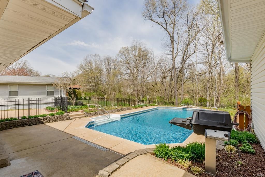 Maison Manor - Residential