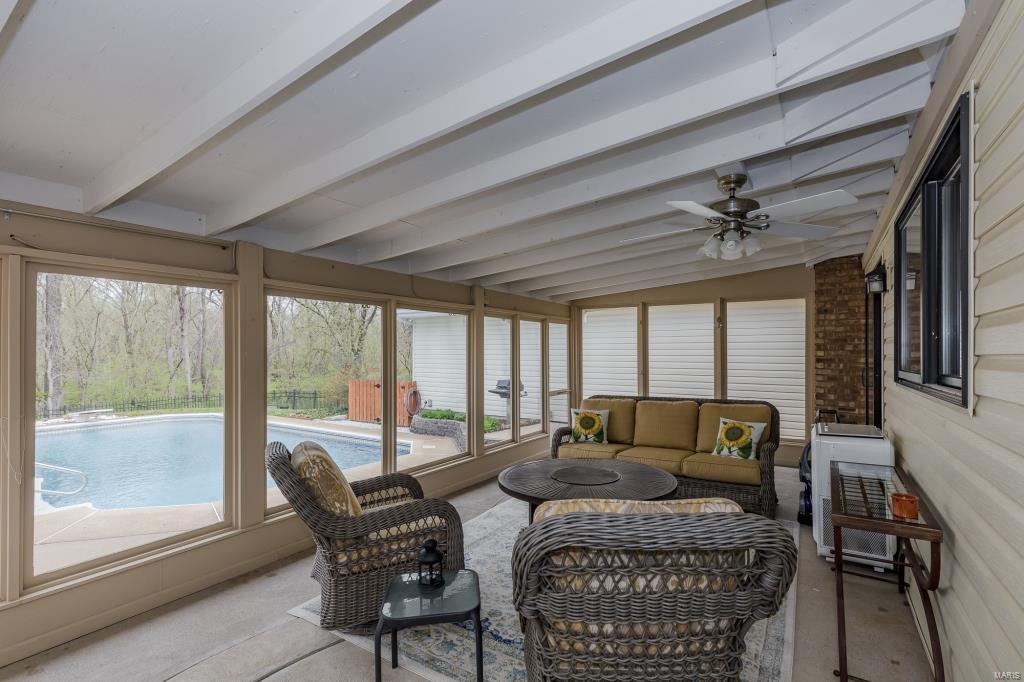 Maison Manor - Residential