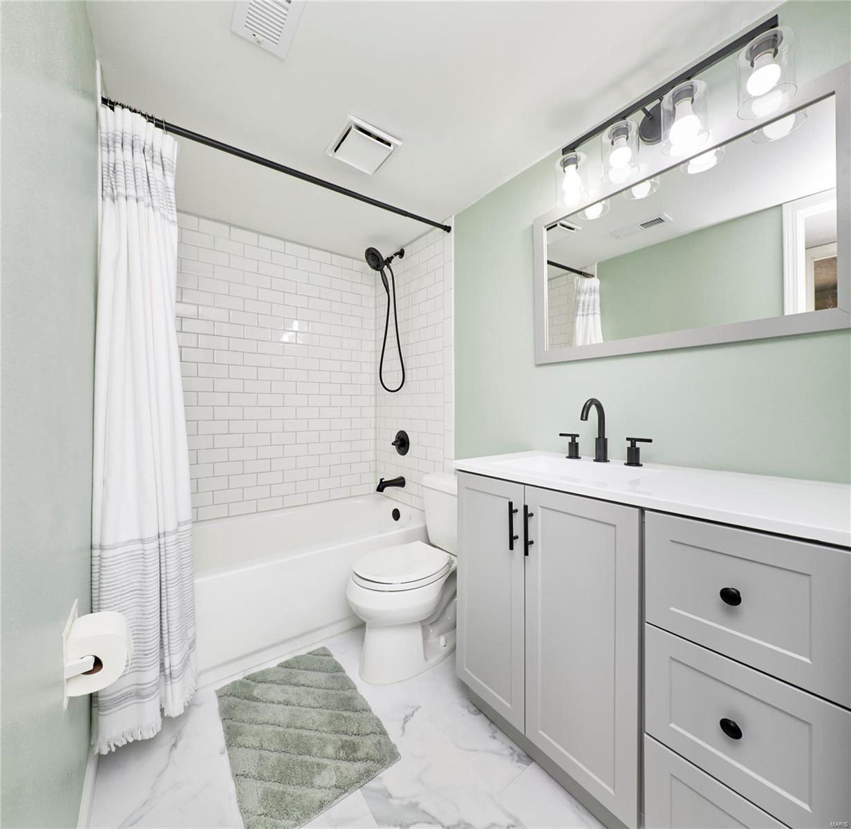 Brentwood Forest Condo Ph Eight - Residential