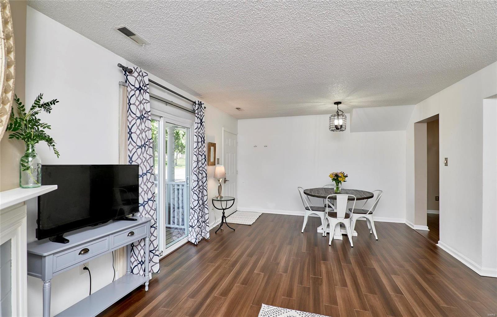 Brentwood Forest Condo Ph Eight - Residential