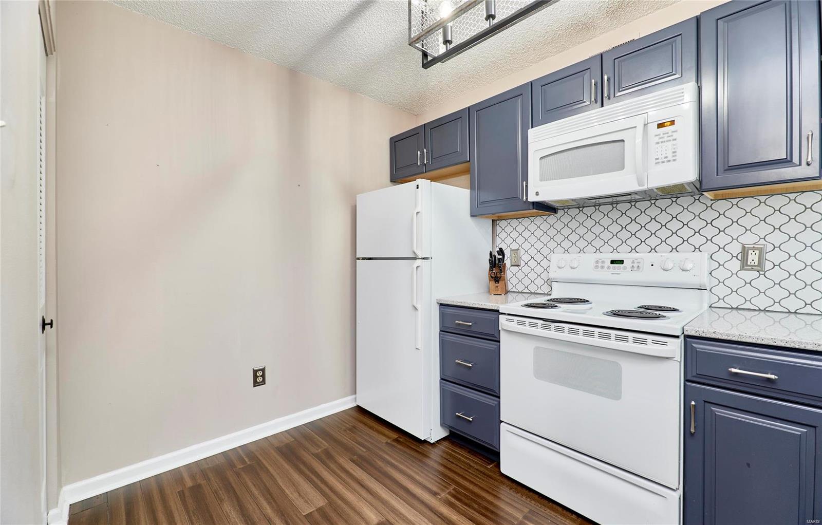 Brentwood Forest Condo Ph Eight - Residential