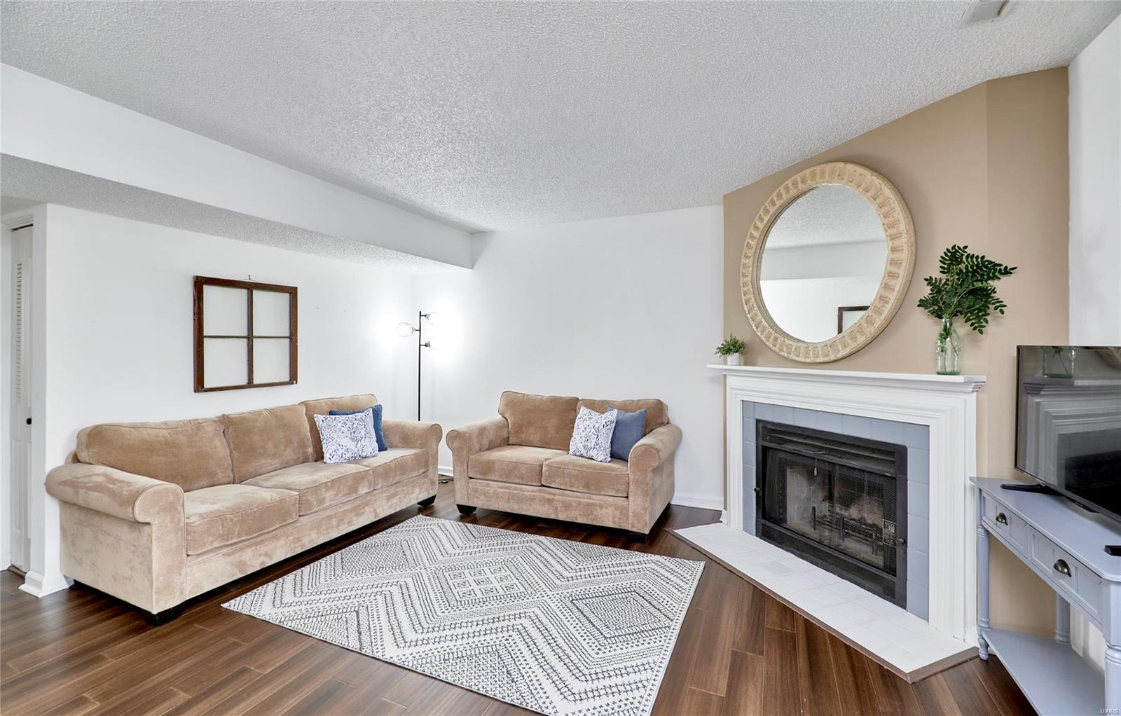 Brentwood Forest Condo Ph Eight - Residential