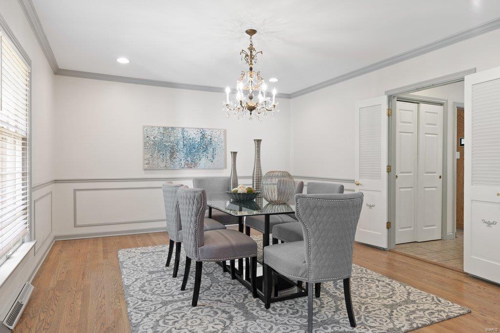 Coach-N-Four - Residential