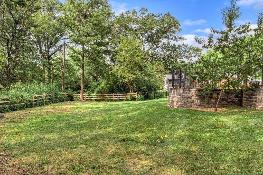 Coach-N-Four - Residential