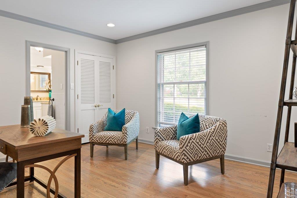 Coach-N-Four - Residential