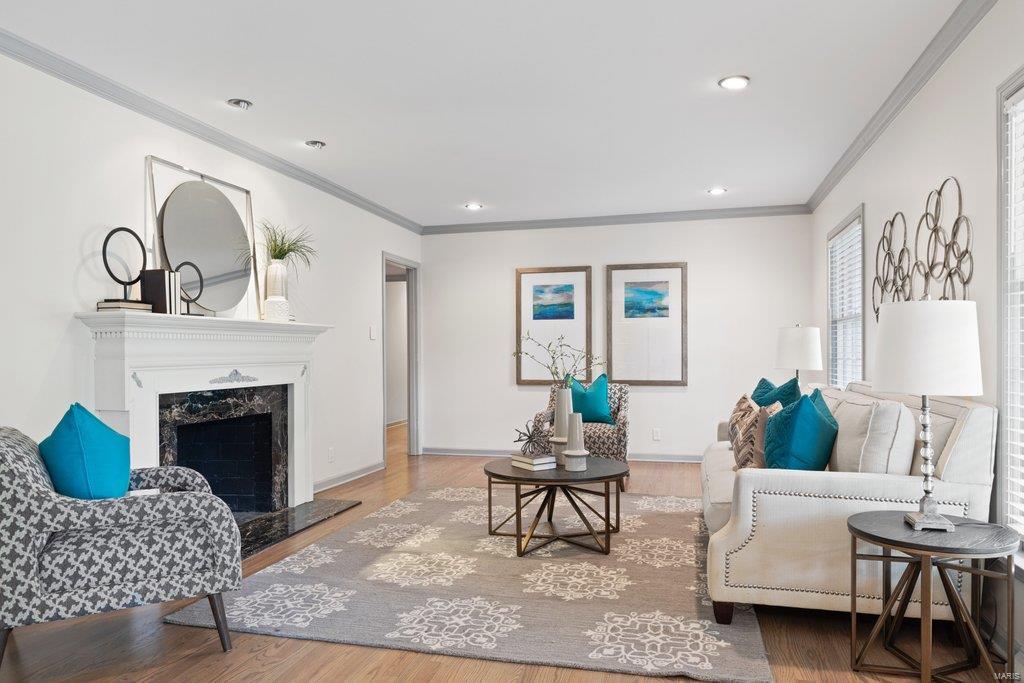 Coach-N-Four - Residential