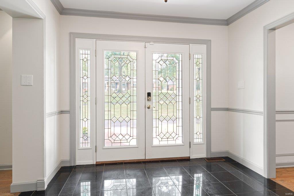 Coach-N-Four - Residential