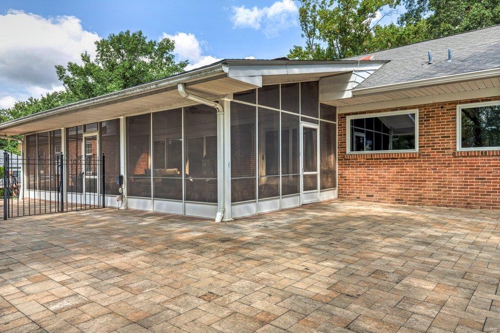 Coach-N-Four - Residential