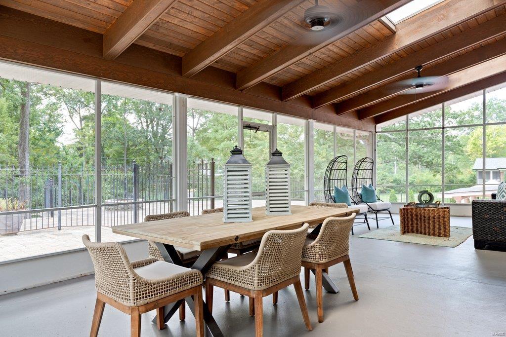 Coach-N-Four - Residential