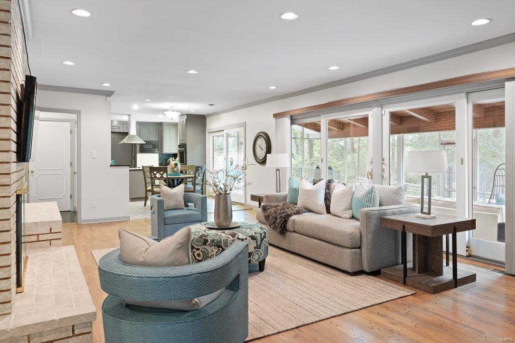 Coach-N-Four - Residential