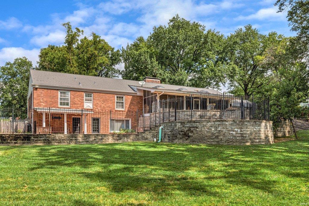 Coach-N-Four - Residential