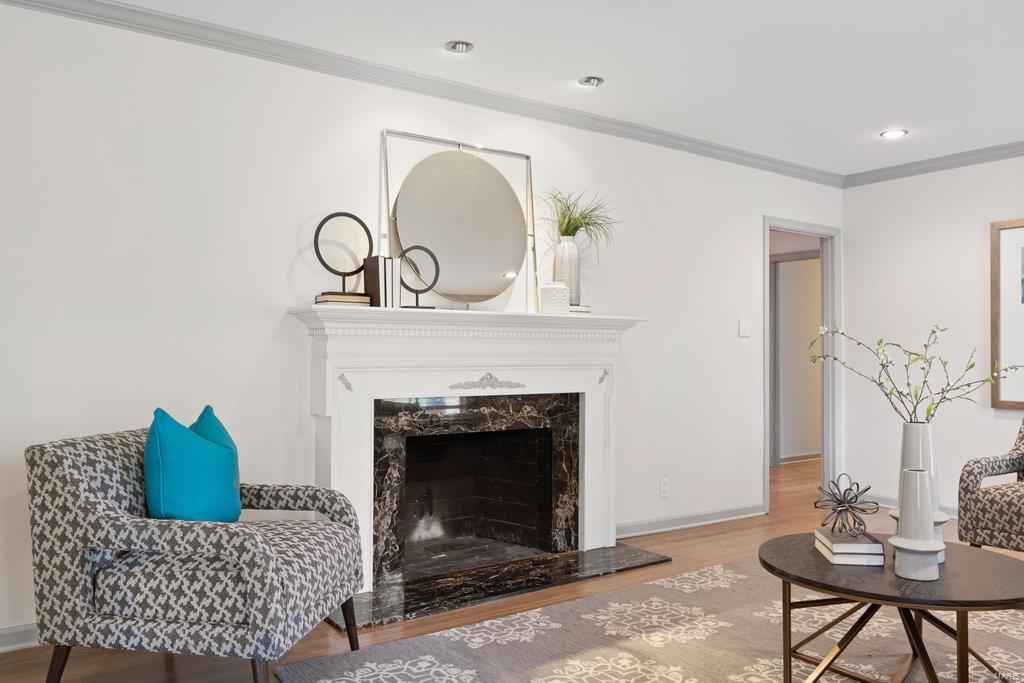 Coach-N-Four - Residential