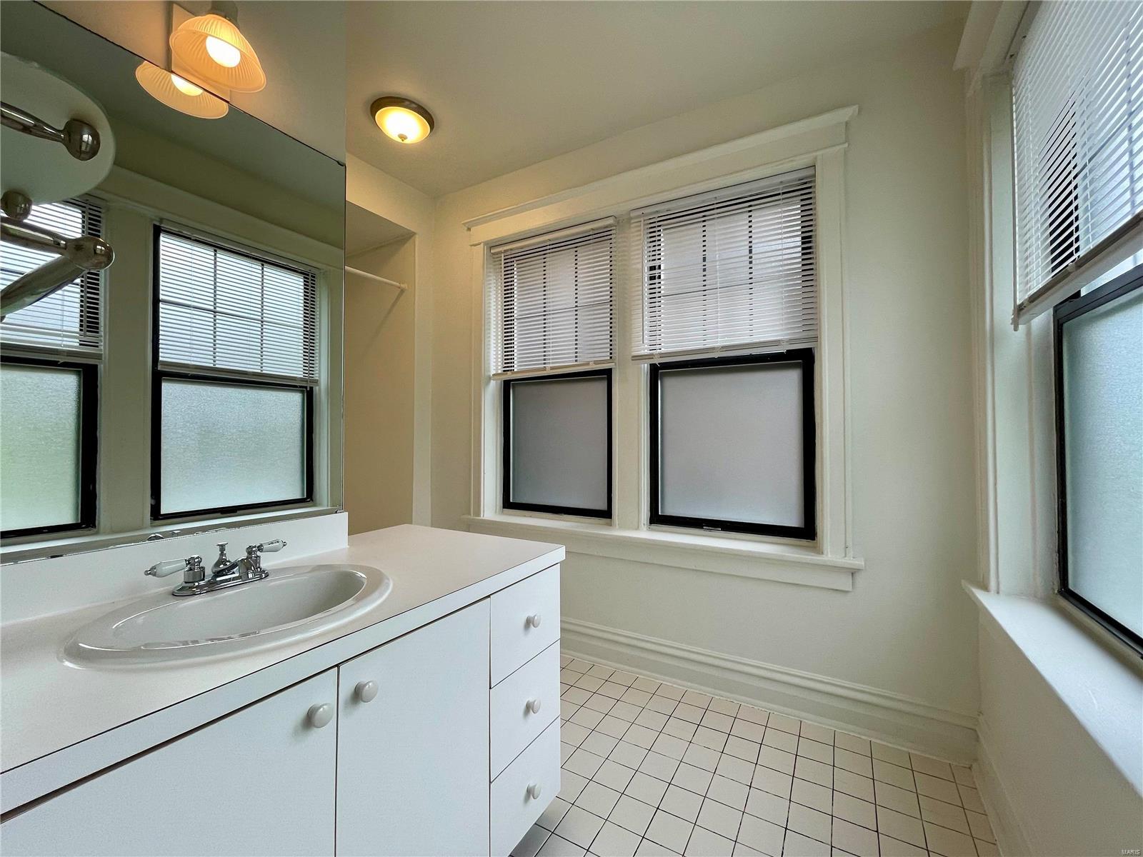 De Mun Park - Residential Income