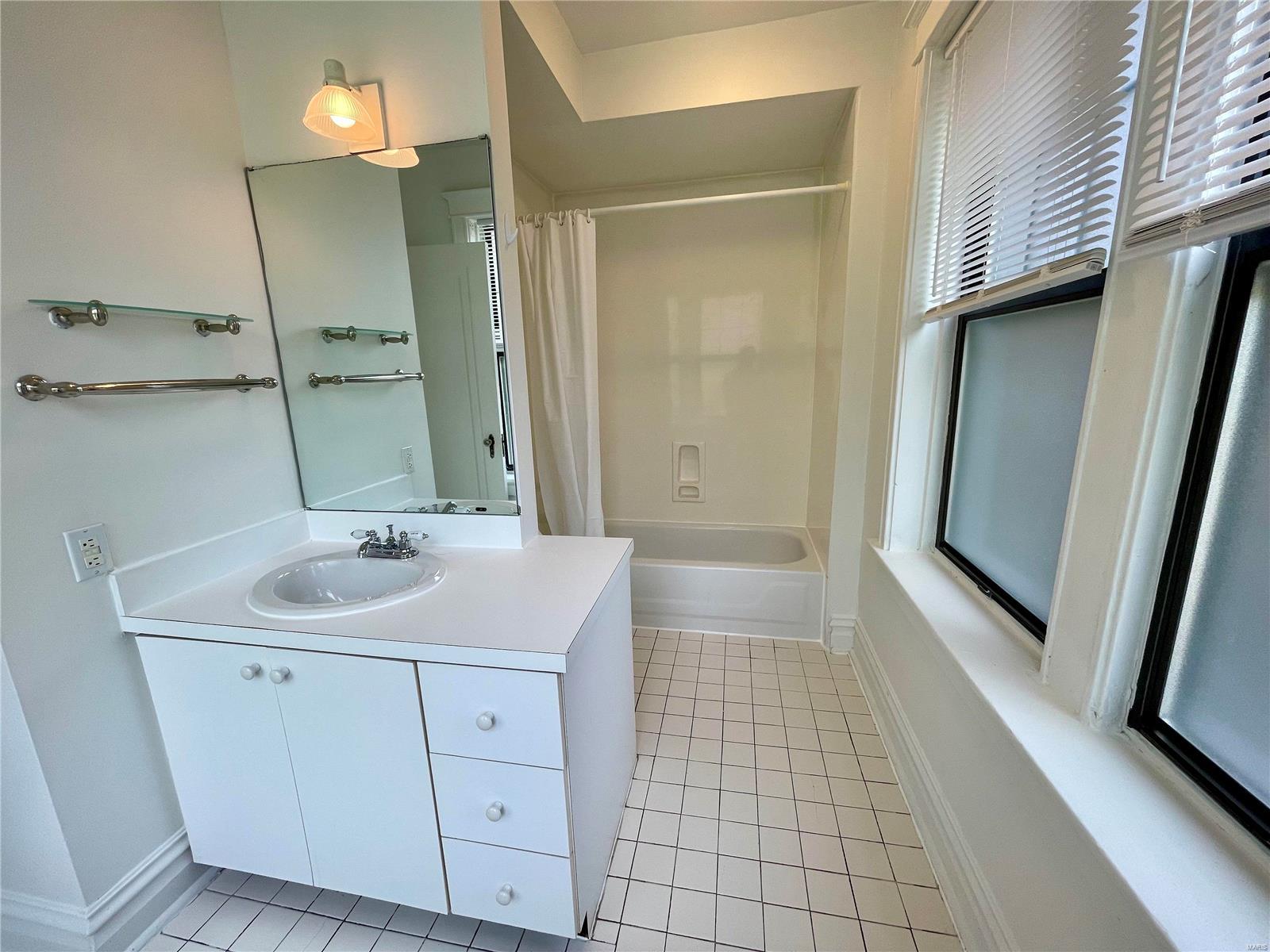 De Mun Park - Residential Income