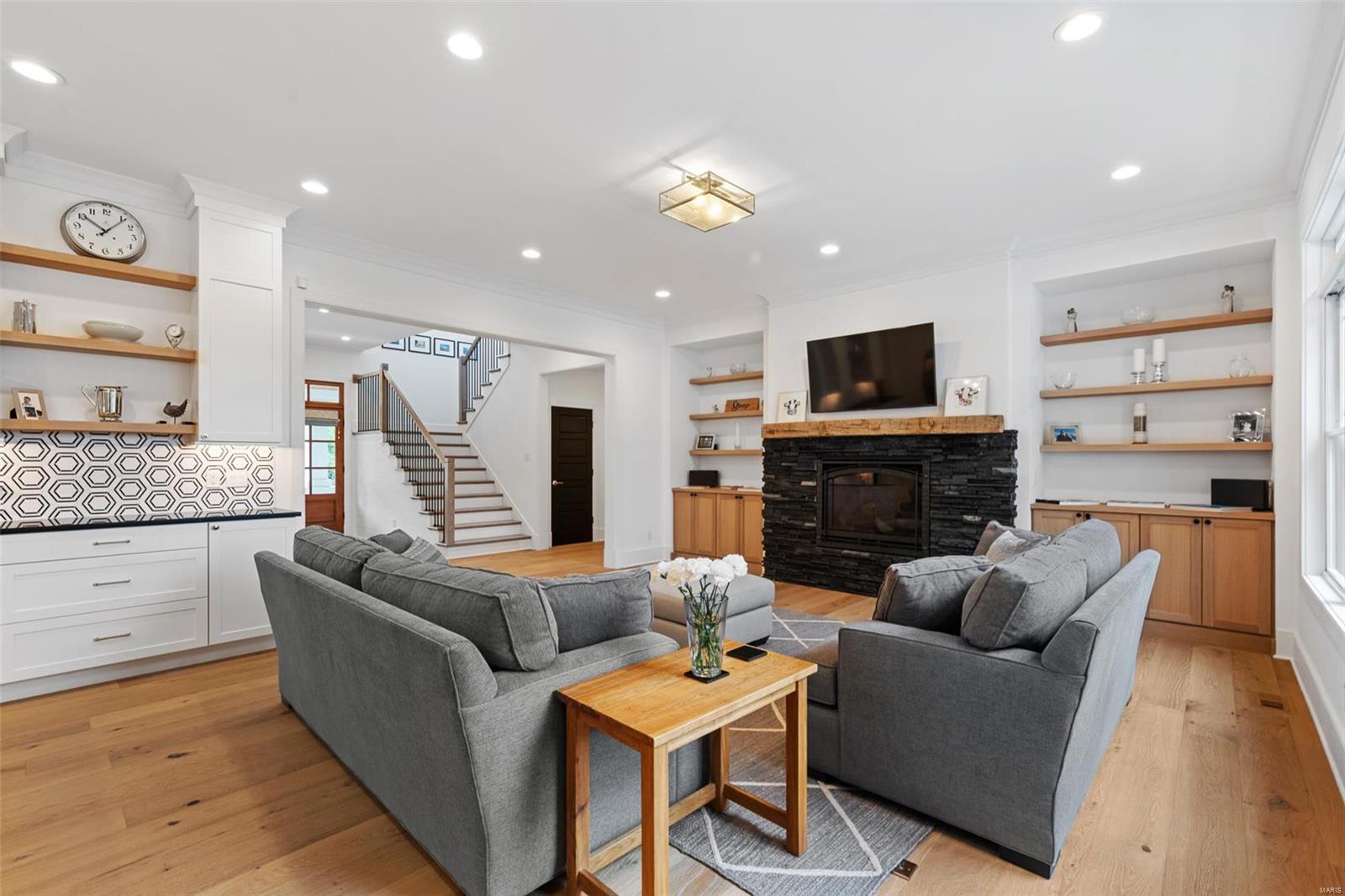 Colonial Hills Parkway - Residential