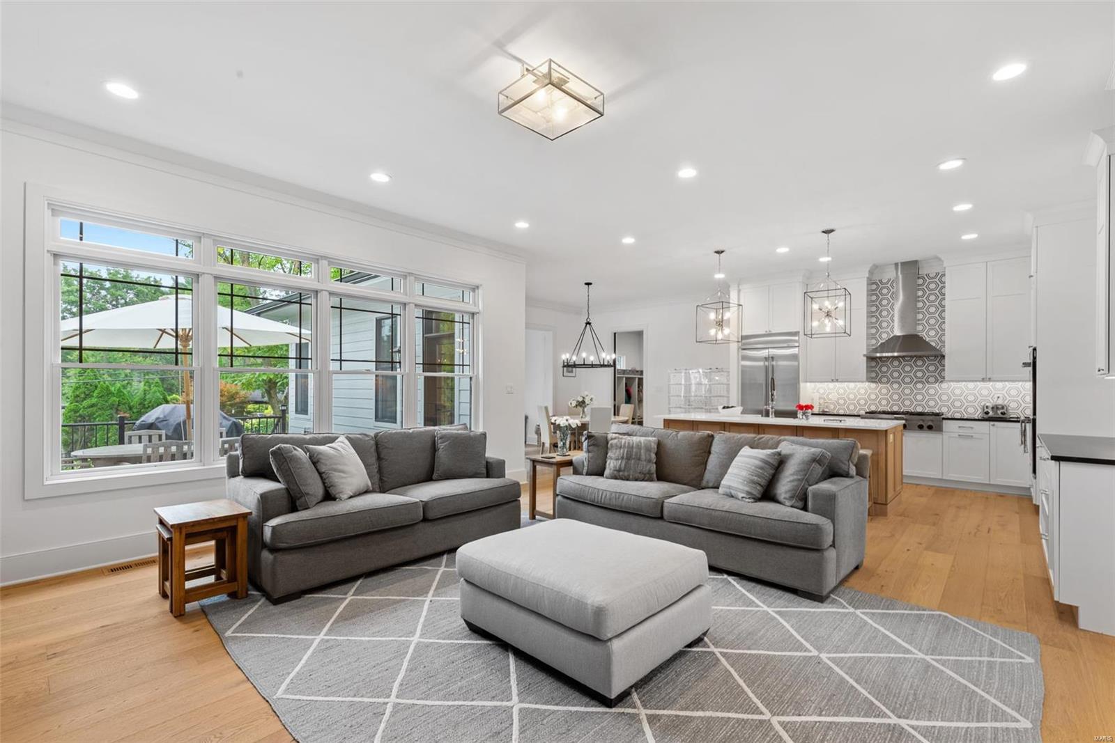 Colonial Hills Parkway - Residential