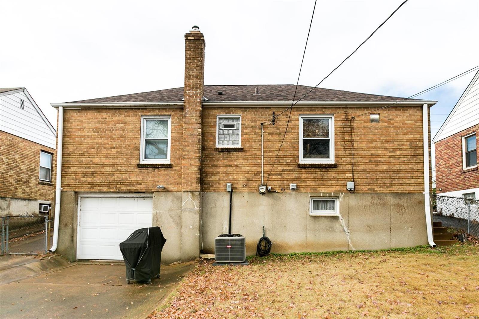 St Louis, Missouri 63125, United States, 2 Bedrooms Bedrooms, ,1 BathroomBathrooms,Residential,Pending,25690