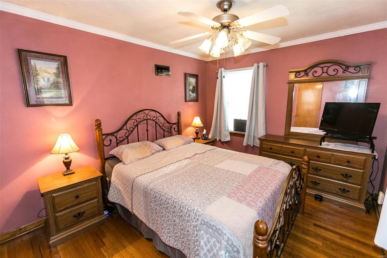 St Louis, Missouri 63125, United States, 2 Bedrooms Bedrooms, ,1 BathroomBathrooms,Residential,Pending,25690