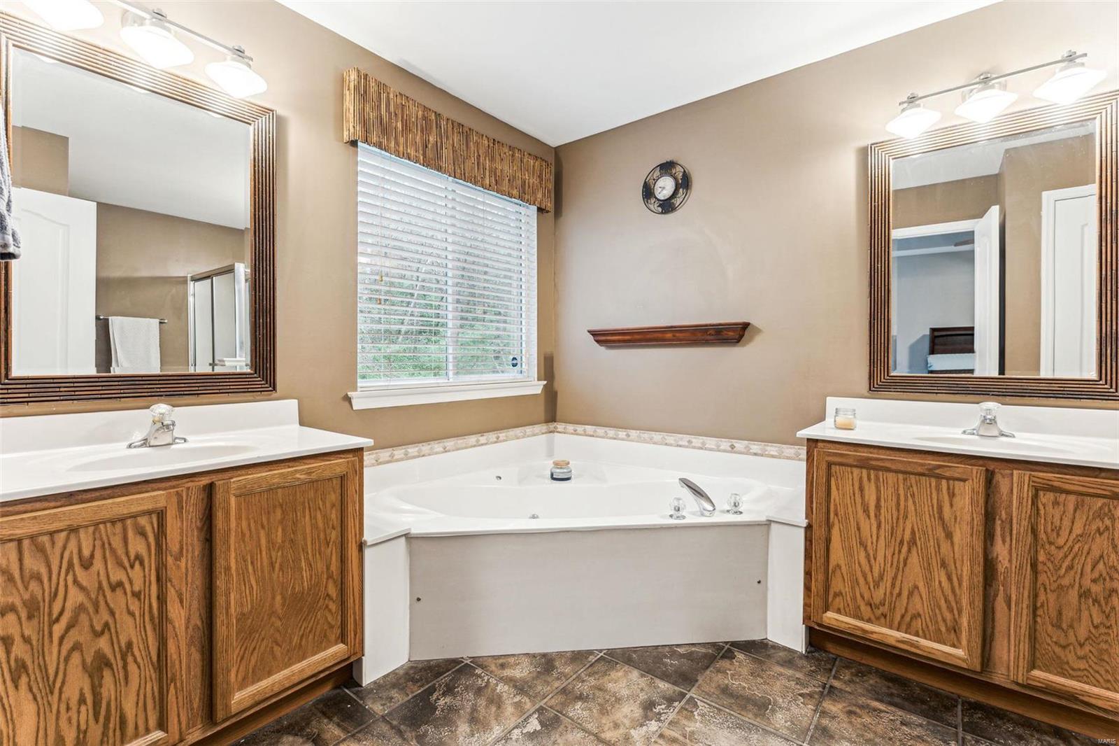 Bluffs/Romaine - Residential