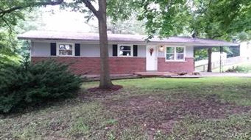 NEW PRICE! Beautiful Remodeled Ranch Home on Secluded Lot backing to Woods.  Move-in Ready.  Large Front and Back Yard
with Mature Trees make this a Home that you must see...Stunning kitchen with new appliances, tile and the fridge is included. Both baths have been remodeled including the new walk in master shower...4 Bedrooms on First Floor with Hardwood
Floors...Large Finished Basement with Walkout and Patio...the house includes upgraded energy efficient LED lighting throughout.