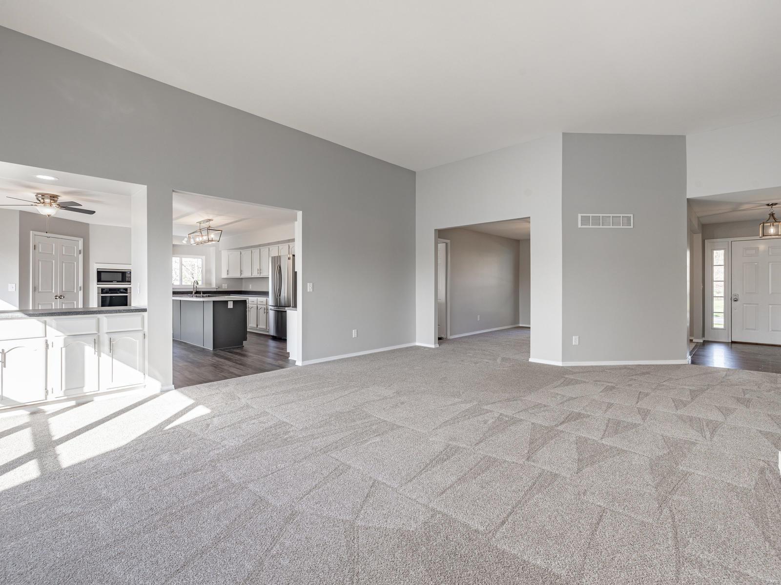 Est At Westchester Farm #3 - Residential