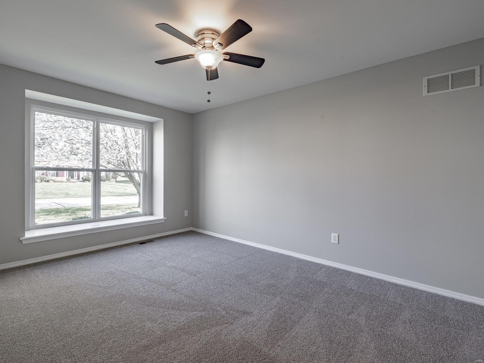 Est At Westchester Farm #3 - Residential