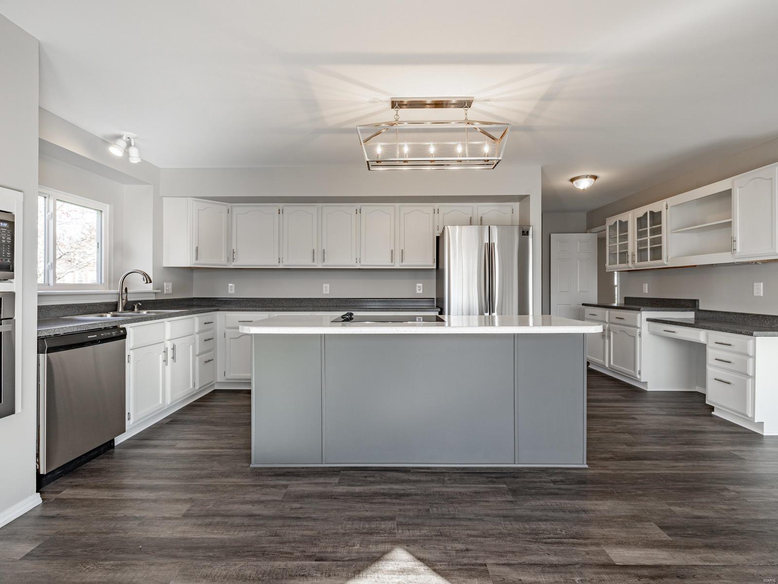 Est At Westchester Farm #3 - Residential