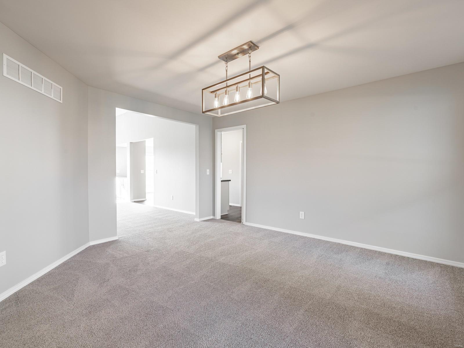 Est At Westchester Farm #3 - Residential