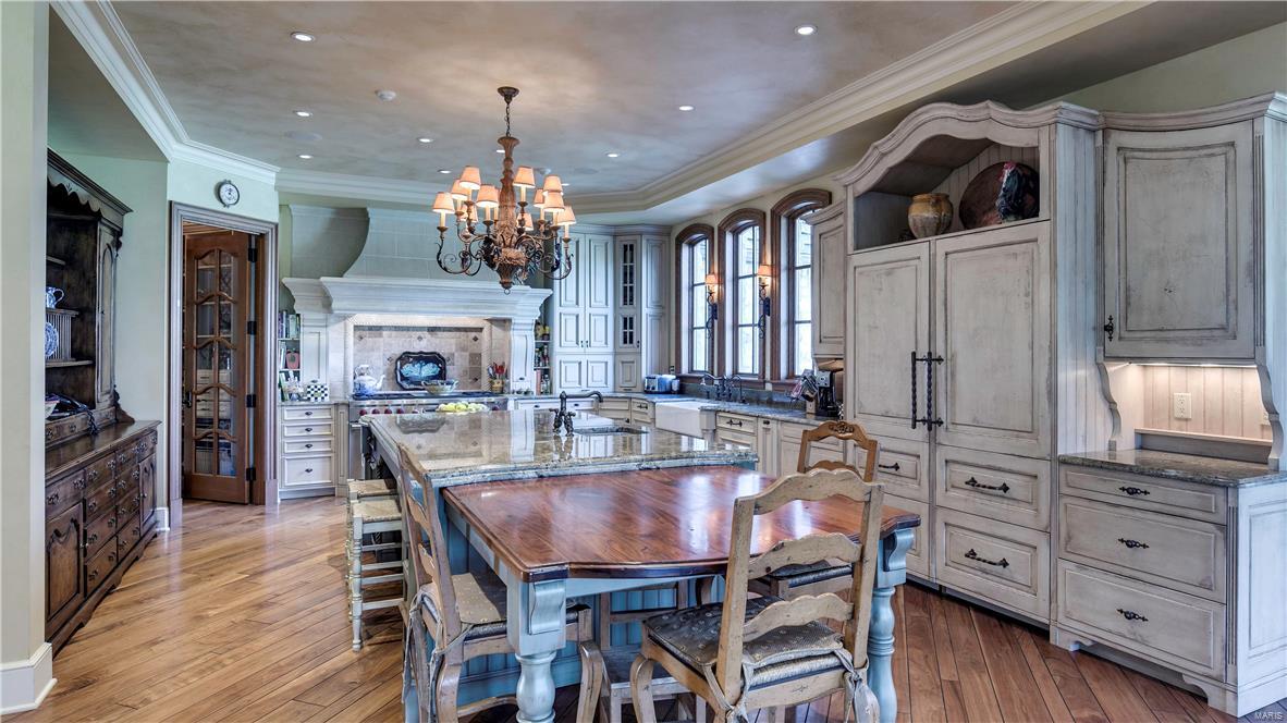 Von Schrader Estate - Residential