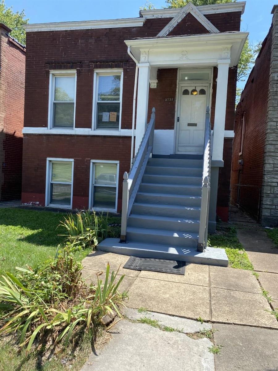 View St Louis, MO 63111 townhome