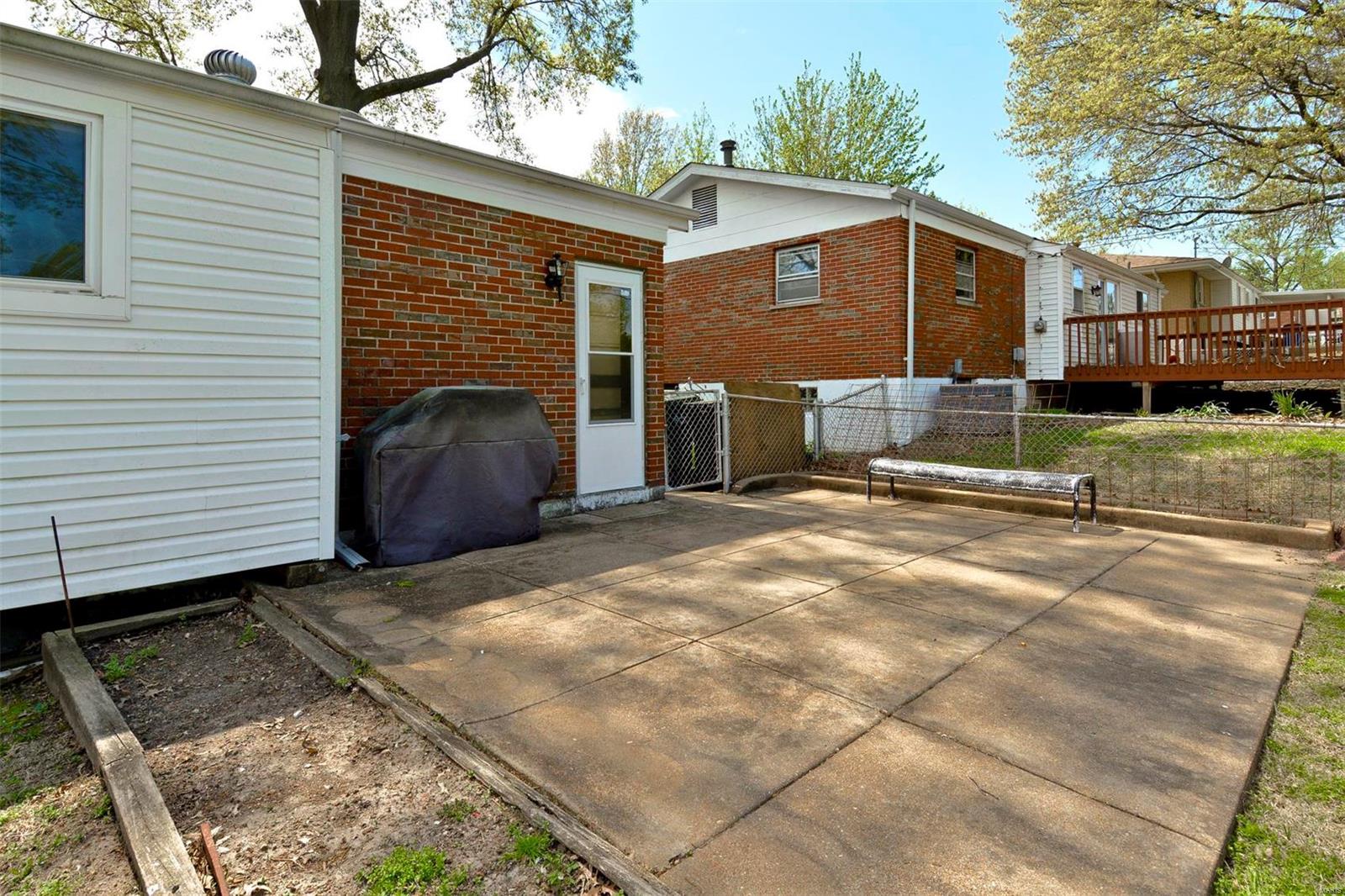 Saxon Manor 1 - Residential