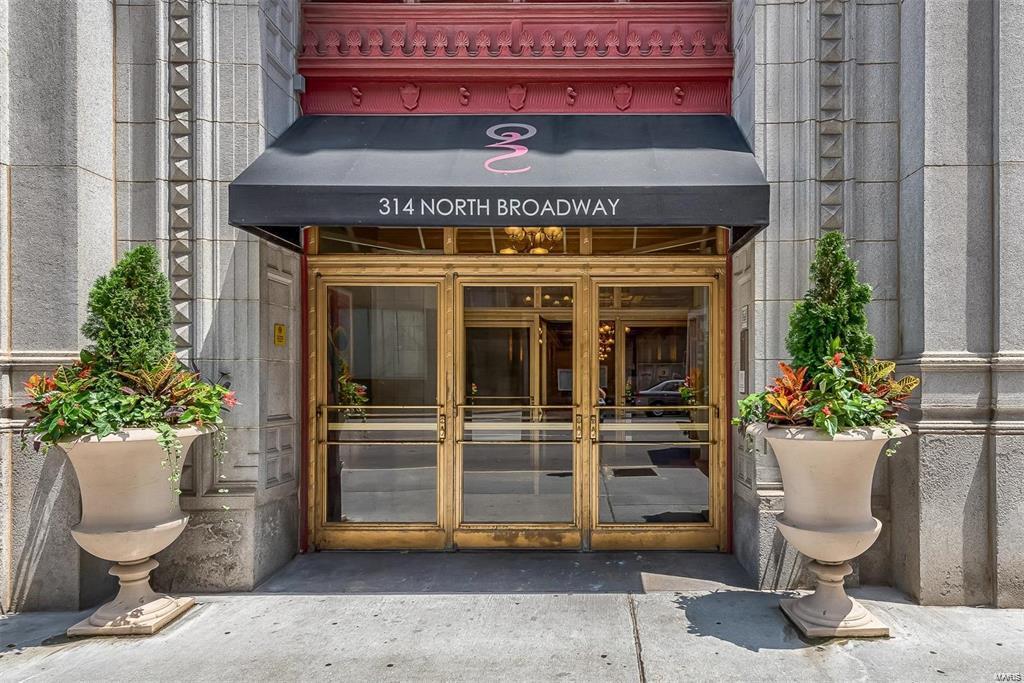 Marquette Bldg Upr Residental - Residential Lease