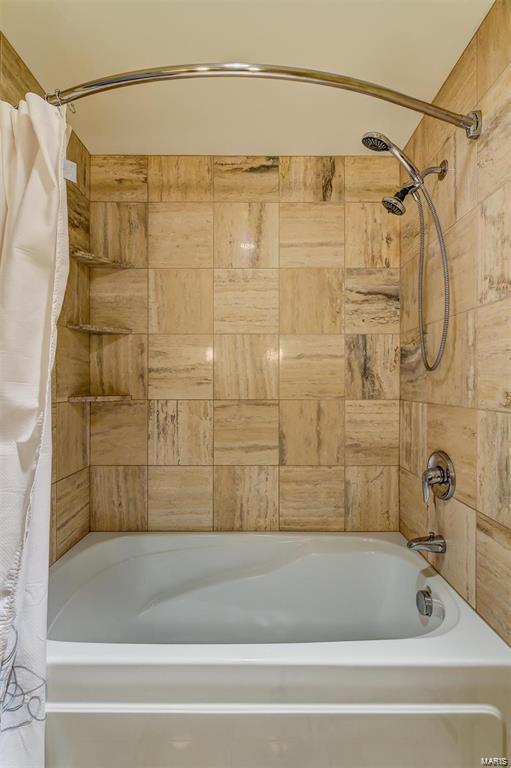 Marquette Bldg Upr Residental - Residential Lease