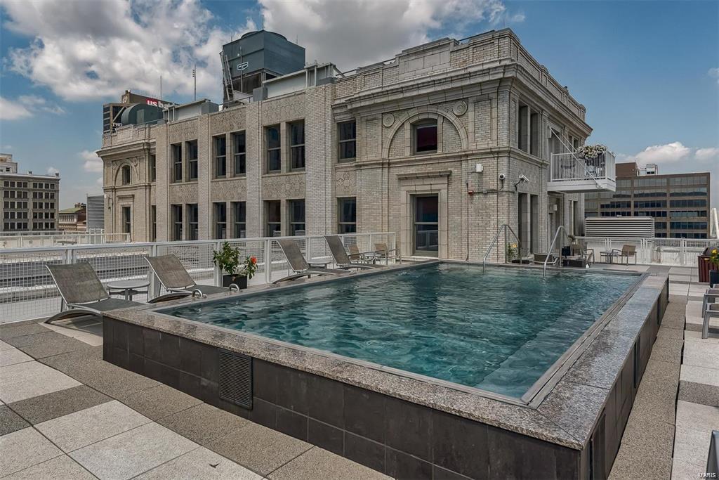 Marquette Bldg Upr Residental - Residential Lease