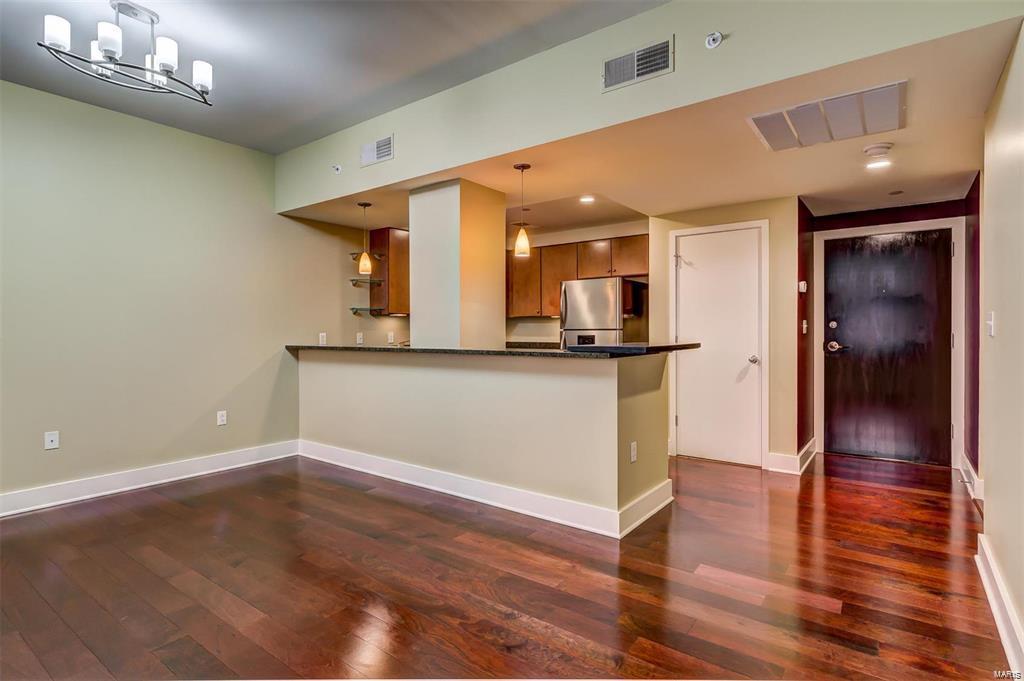 Marquette Bldg Upr Residental - Residential Lease