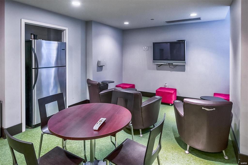 Marquette Bldg Upr Residental - Residential Lease