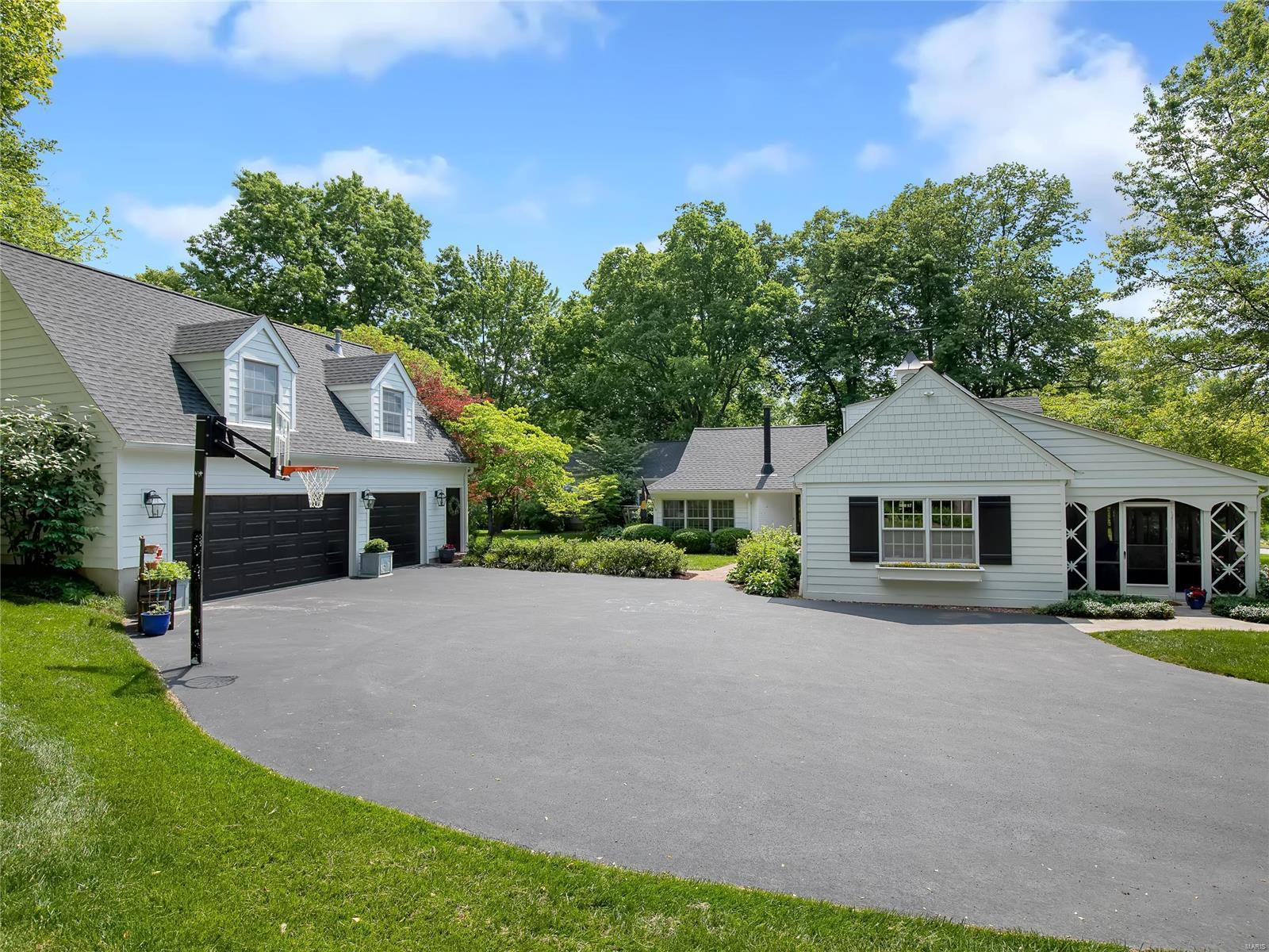 Georgian Acres - Residential