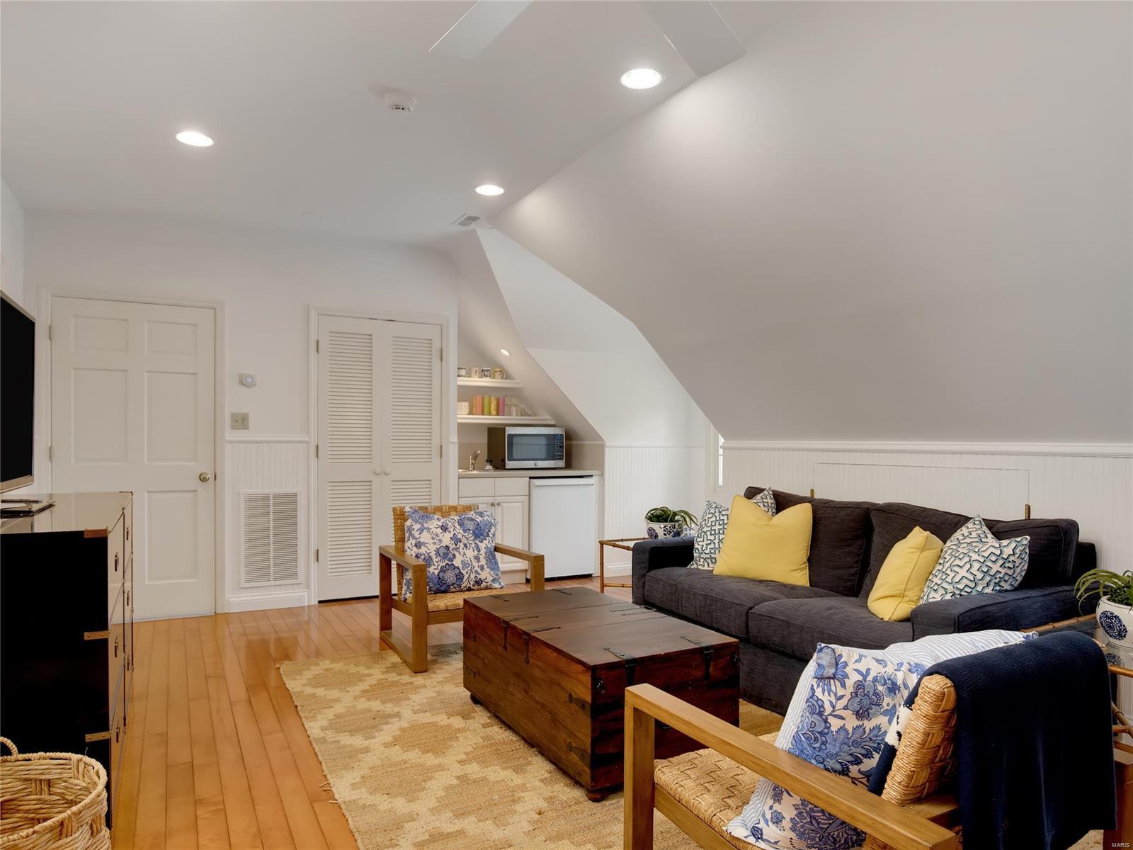 Georgian Acres - Residential