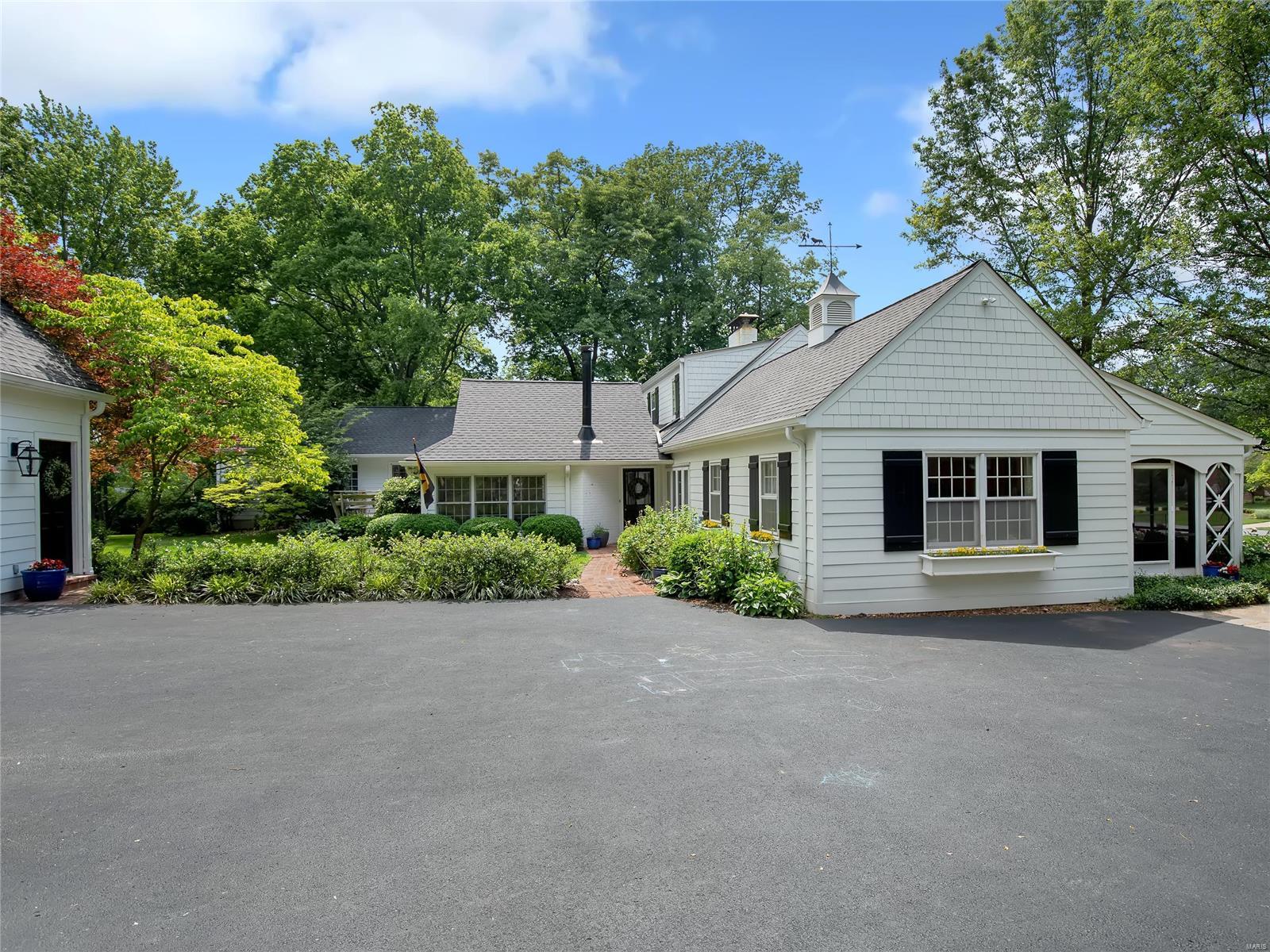 Georgian Acres - Residential