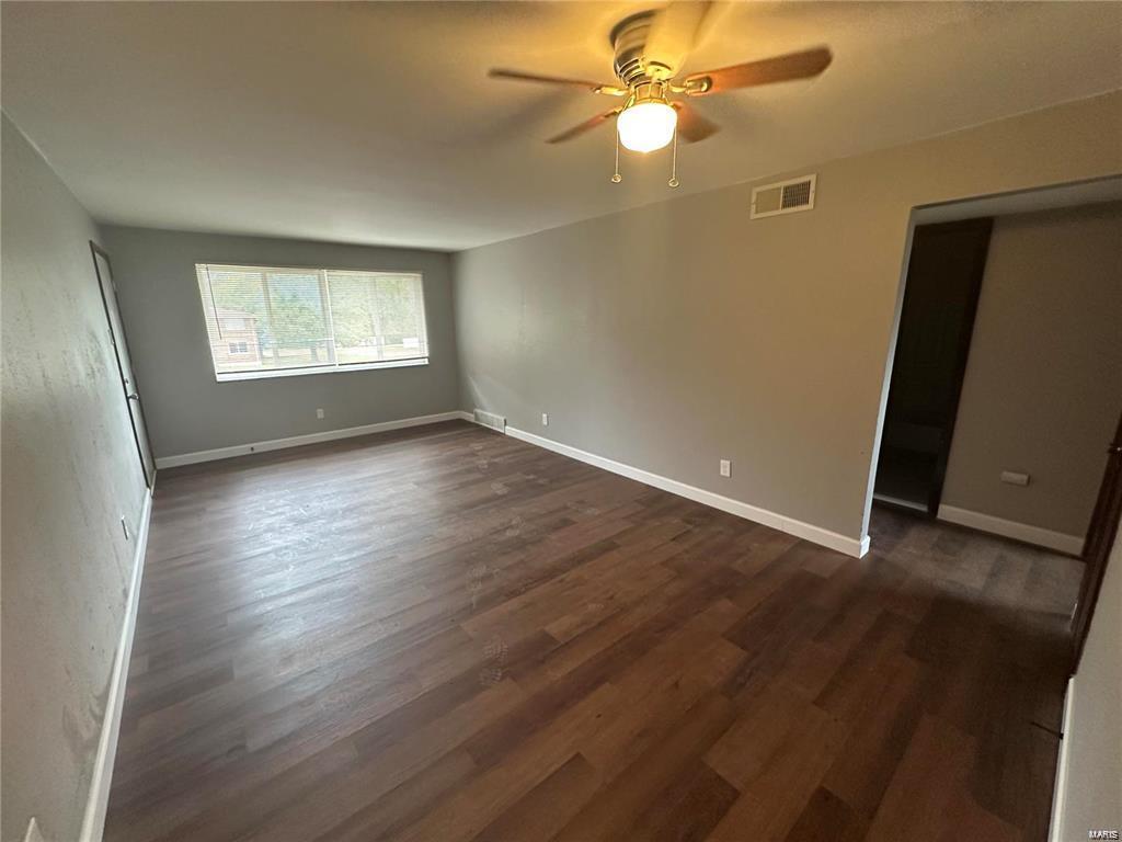 Florissant, Missouri 63031, United States, 2 Bedrooms Bedrooms, ,1 BathroomBathrooms,Residential,Active,95192